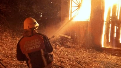 Hekimhan'da Çıkan Baraka Yangını Paniğe Neden Oldu