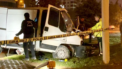 Malatya Trafik Kazası: 18 Yaşındaki Sürücü Trambüs Direğine Çarptı