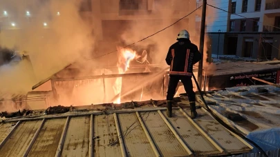 Malatya’da Konteyner İş Yerlerinde Çıkan Yangın Paniğe Yol Açtı