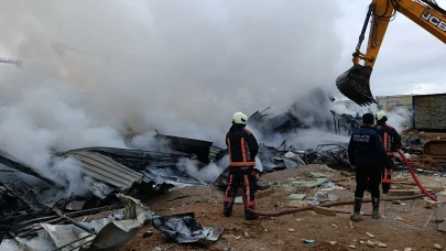 İkizce TOKİ Şantiyesinde Yangın: İşçi Konteynerleri Küle Döndü