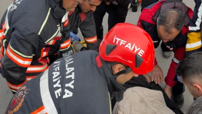 Yeşilyurt Kuzey Kuşak Yolunda Kamyon ve Kamyonet Çarpıştı: 1 Yaralı