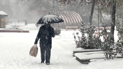 Kar Yağışı Etkisini Arttırmaya Başladı, Ulaşımda Aksamalar Yaşanıyor