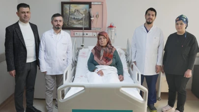 Malatya’da 70 Yaşındaki Hastadan 2 Kilo 200 Gramlık Tümör Alındı