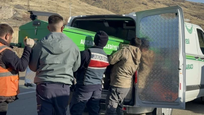 Malatya Akçadağ'da Katliam Gibi Kaza: Minibüs Tıra Çarptı, 3 Ölü