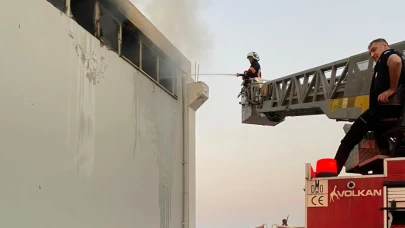 Malatya'da fabrika yangını paniğe neden oldu