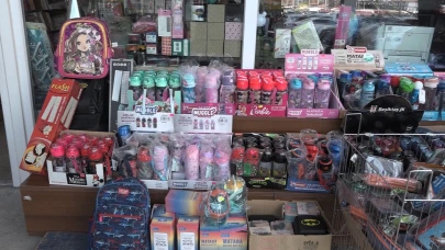 Okullar Pazartesi açılıyor, kırtasiye fiyatları el yakıyor