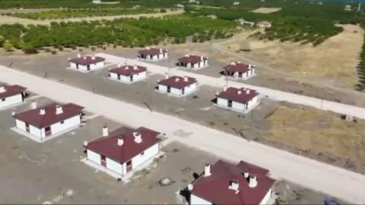 Kale’de 28 kırsal konut depremzedelere teslim edildi