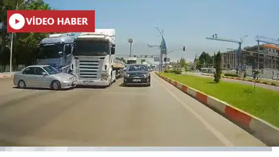 Malatya’da Korkunç Kaza Kamerada: Otomobil Tırın Önünde Metrelerce Sürüklendi!