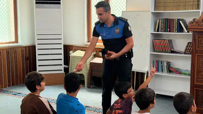 Malatya Polisi'nden Kur'an Kursu Öğrencilerine "Yaz Güvenliği" Eğitimi