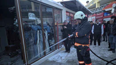 Darende'de Konteyner Pazarı'nda Çıkan Yangın Panik Yarattı