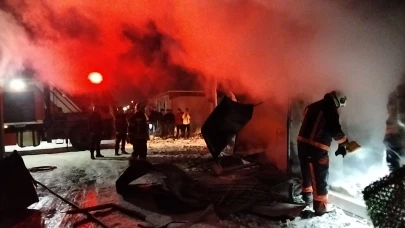 Malatya’da Konteyner Kent’te Korkutan Yangın: Ekipler Hızla Söndürdü