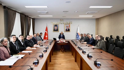 Vali Yavuz Evde sağlık bakım hizmetlerimizi kararlılıkla sürdürüyoruz