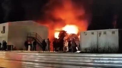 Malatya’da Şantiye Yangınları Korkutuyor: Yakınca’da 24 Konteyner Yandı