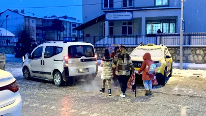 Malatya Merkezde Kar Çilesi: Servisler Çıkamadı, Öğrenciler Yürüdü