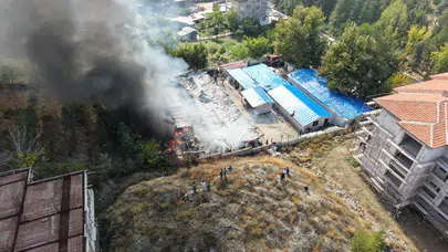 Malatya’da Şantiye Alanında Yangın: 30 Konteyner Zarar Gördü