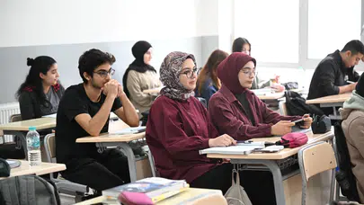 Malatya’da 200 Öğrenciye Ücretsiz Üniversiteye Hazırlık Desteği