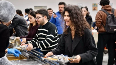 Yeşilyurt Belediyesi Üniversitede Gönül Sofrası Kurdu