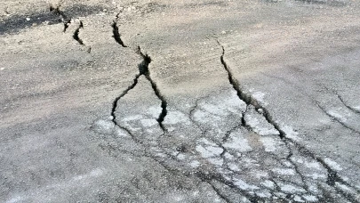 Darende-Elbistan Yolunda Heyelan Riski: Çökmeler Endişe Yarattı!