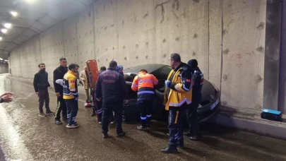 Malatya-Adıyaman yolunda korkutan kaza: Otomobil Tünelin duvarına çarptı!