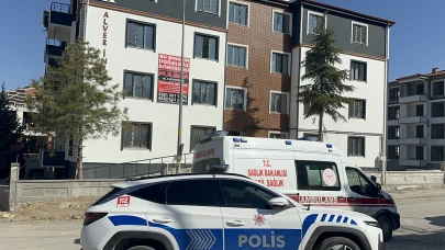 Malatya’da ödeme alamayan iki işçi çatıya çıktı: Uzun süren ikna çalışmalarıyla indirildiler