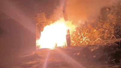 Malatya'da Korkutan Konteyner Yangınları: İtfaiye Müdahale Etti