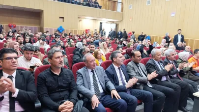 Malatya’da otizmli öğrencilerden renkli farkındalık etkinliği