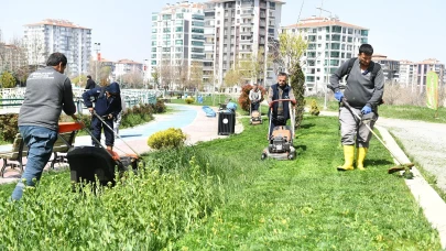 Yeşilyurt'ta Park ve Yeşil Alanlar Yaz Sezonuna Hazırlanıyor