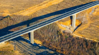 Bakan Uraloğlu Açıkladı: Turgut Özal Viyadüğü ile Şehir Geçişi 30 Saniyeye Düştü