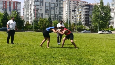 Malatya’da Ata Sporu Coşkusu: Okul Sporları Geleneksel Güreş Müsabakaları Tamamlandı