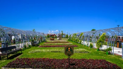 Malatya’da Parklar ve Kavşaklar Çiçeklerle Süslendi