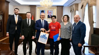 Dünya Birincisi Davut Efe Pepeler Vali Seddar Yavuz’u Ziyaret Etti
