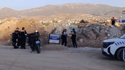Yeşilyurt'ta Sokak Ortasında Silahlı Çatışma: 1 Ağır Yaralı
