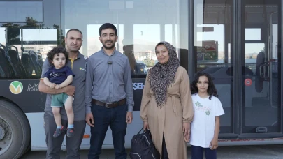 Otobüste Unutulan Ziynet Eşyası Dolu Çanta Sahibine Teslim Edildi