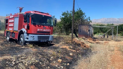Doğanşehir’de Ot Yangını Konteynerlere Sıçradı!