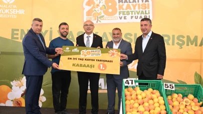 Malatya Kayısısında Rekabet ve Gurur: En İyiler Ödüllerini Aldı!
