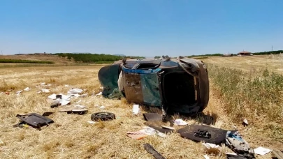 Malatya'da Otomobil Tarlaya Savruldu: Sürücü Araçta Sıkıştı