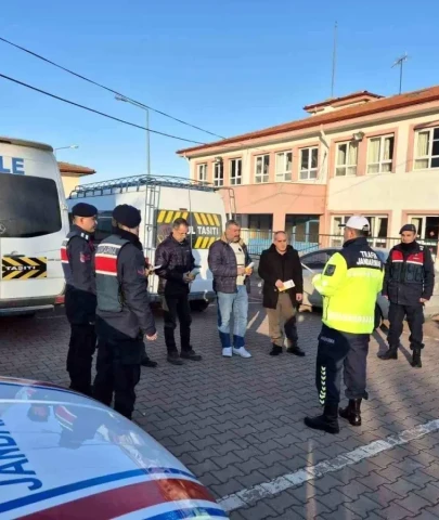 Jandarma Öğrenci Güvenliği İçin Geniş Çaplı Denetim Yaptı.