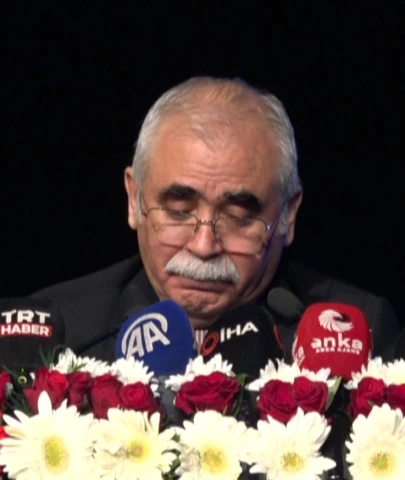 AYM Başkanı Kadir Özkaya, İnönü Üniversitesi’nde Gözyaşlarını Tutamadı