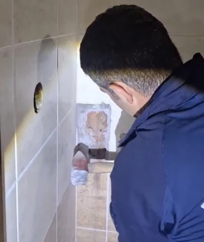 Malatya'da Duvarın Arkasından Gelen Ses: İtfaiye Duvarı Delip Kurtardı