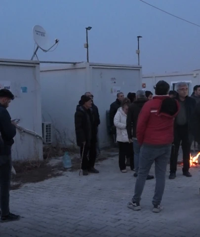 Malatyadaki Geçici Barınma Merkezinde Tahliye Çalışmaları Devam Ediyor
