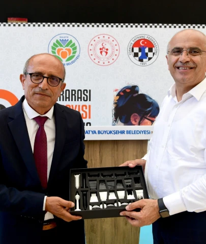 8. ULUSLARARASI ALTIN KAYISI SATRANÇ TURNUVASI ÖDÜL TÖRENİ YAPILDI