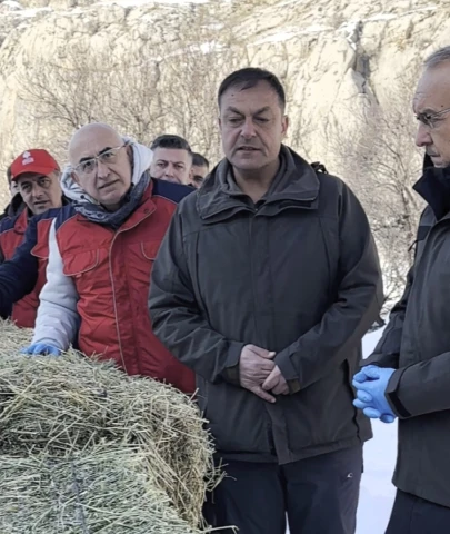 Vali Seddar Yavuz Kış Şartlarında Yaban Hayvanları İçin Sahadayız