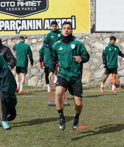 Yeşilyurtspor, Niğde Belediyespor Maçına Hazırlanıyor Moraller Yerinde