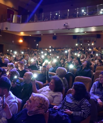 Zeynep Bakşi Karatağ Malatya’da sahne aldı: Yoğun ilgi!