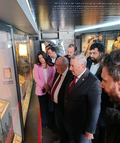 Çanakkale Mobil Müzesi Darende’de yoğun ilgi gördü