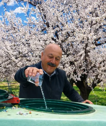 Akçadağlı üreticiden zirai dona karşı dualı ve zemzemli önlem
