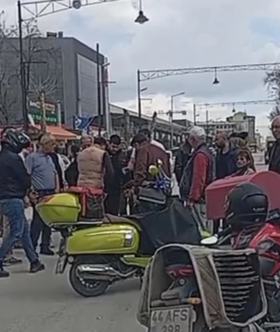 İnönü caddesinde otomobil ile motokurye çarpıştı: 1 yaralı