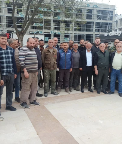 Sanayi Esnafı Valilik Önünde Toplandı Vekillere Sert Tepki