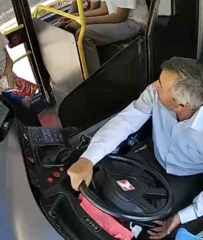 Cüzdanını Otobüste Unutan Öğrencinin İmdadına MOTAŞ Yetişti