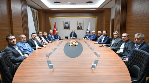 TSO heyeti ve Vali Seddar Yavuz ile bir araya geldi